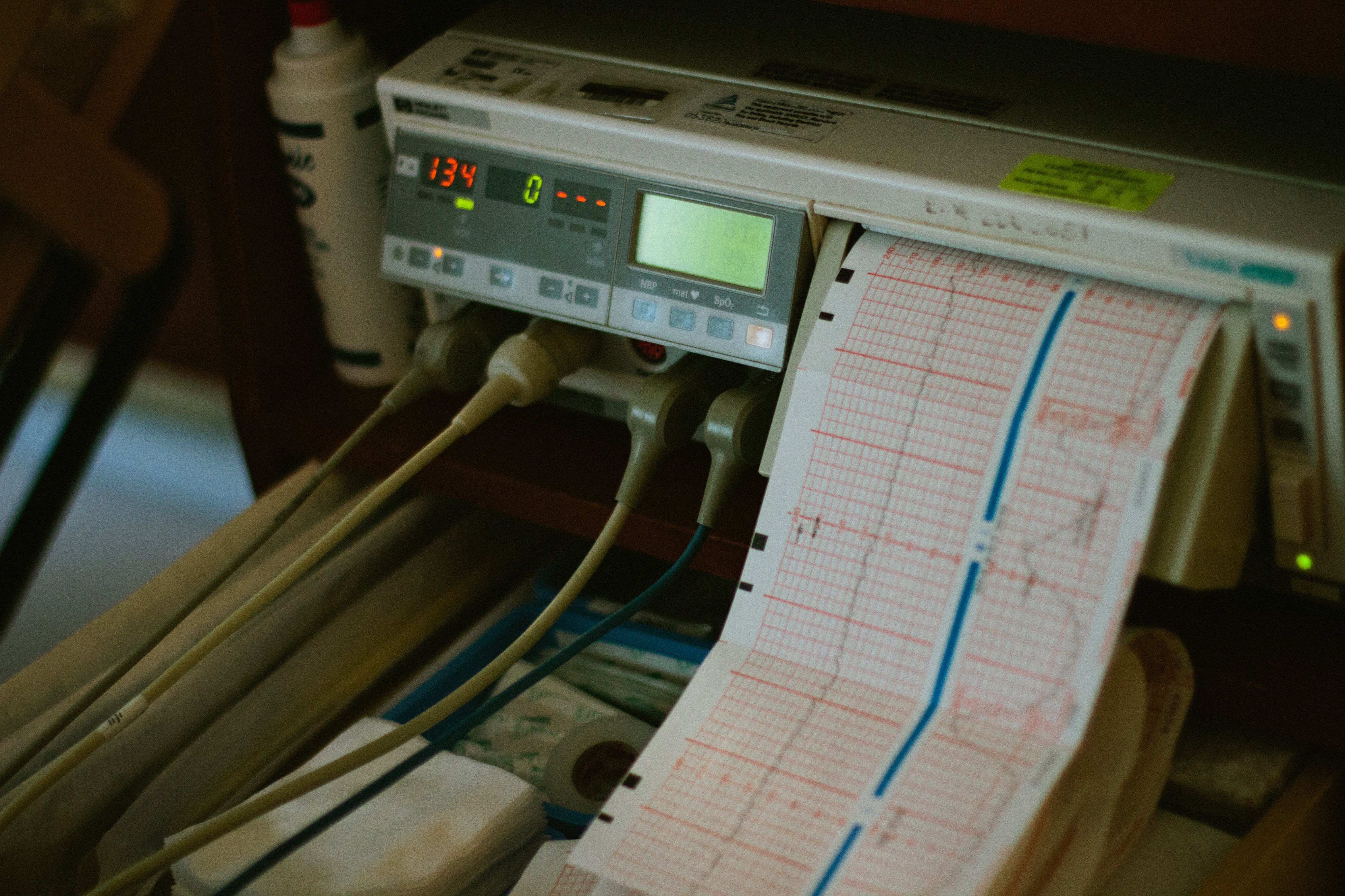 Électrocardiographe 3/6 pistes — photo non contractuelle