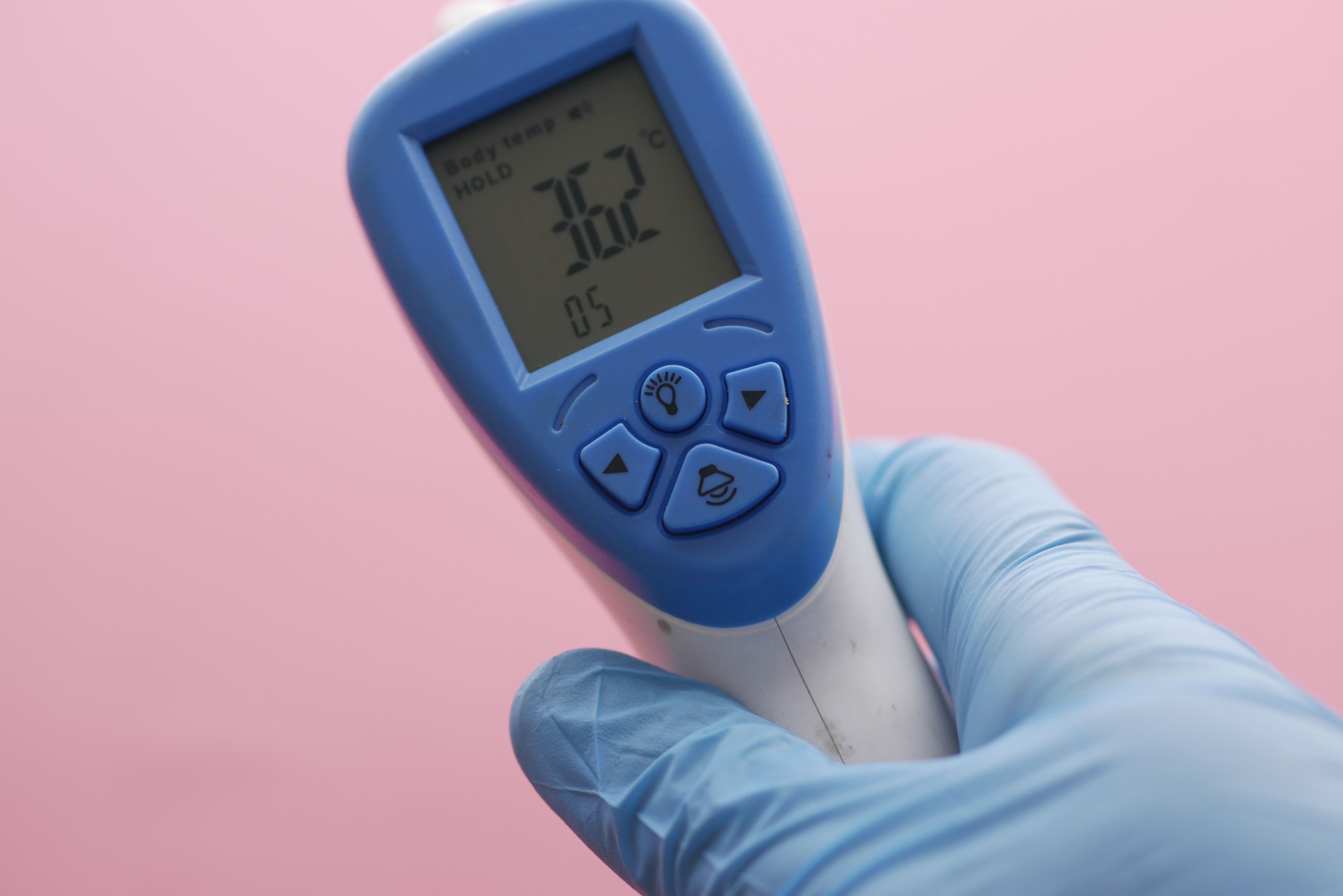 Thermomètre infrarouge — photo non contractuelle