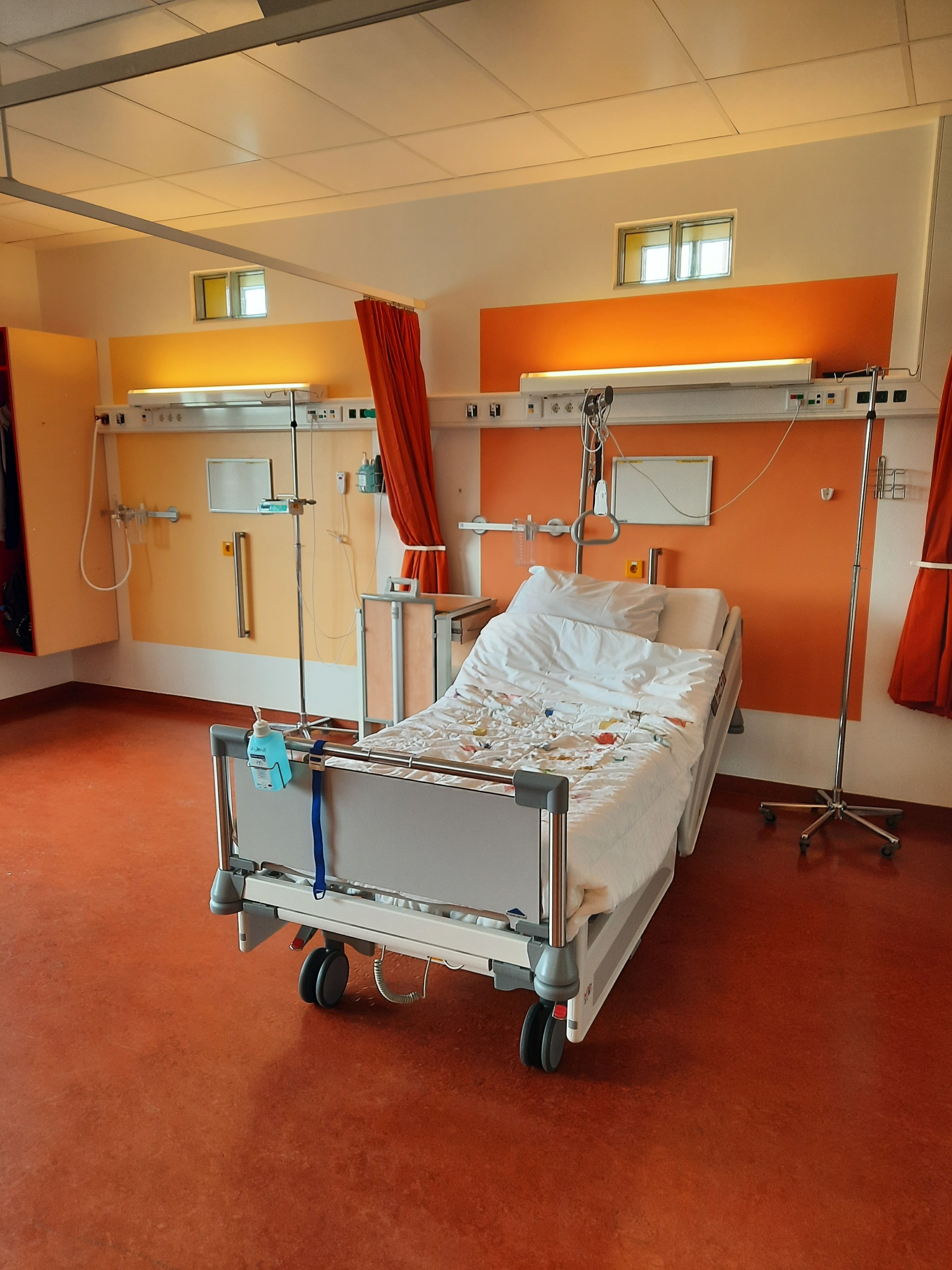 Lit d’hospitalisation électrique — photo non contractuelle