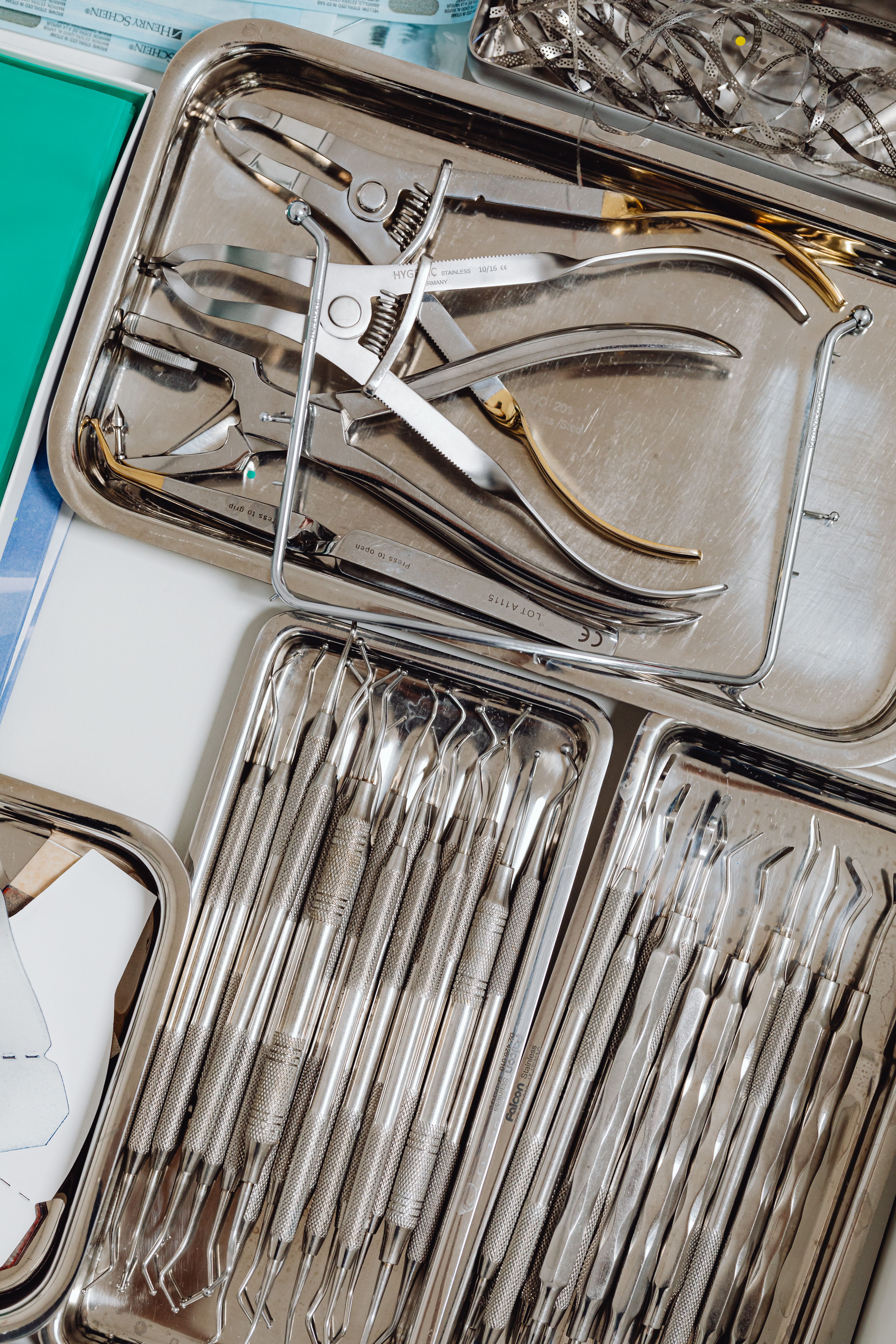 Boîtes & plateaux d’instruments — photo non contractuelle